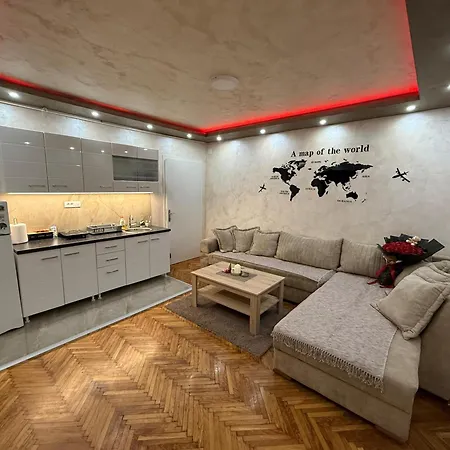 Centar Lux Obrenovac, Na Trgu, Siguran Parking * Obrenovac