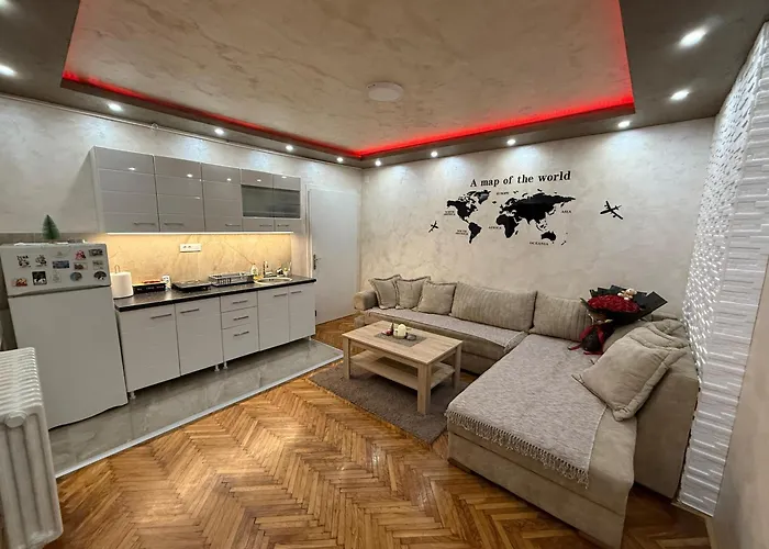 Centar Lux Obrenovac, Na Trgu, Siguran Parking * Obrenovac