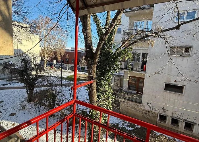 Centar Lux Obrenovac, Na Trgu, Siguran Parking