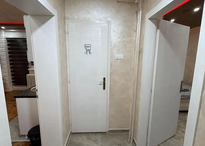 Centar Lux Obrenovac, Na Trgu, Siguran Parking * Obrenovac